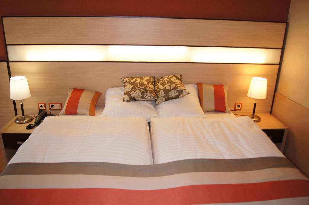 Hotel Lacotel Avenches Szoba fotó