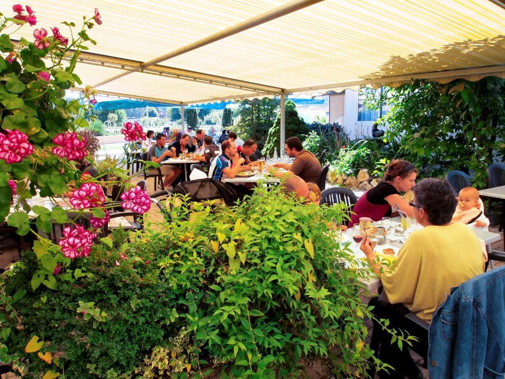 Hotel Lacotel Avenches Kültér fotó